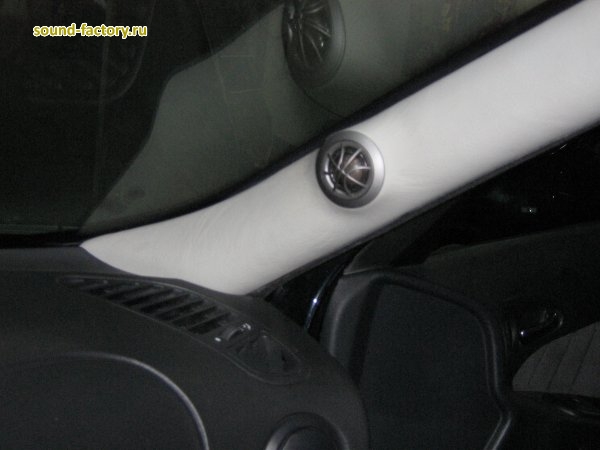 Установка: Фронтальная акустика в Alfa Romeo 156